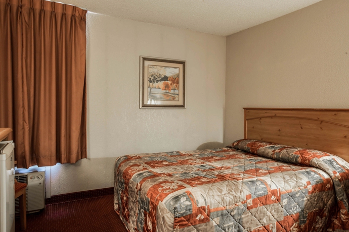Imagen de los interiores del Hotel Rodeway Inn, Asheville. Foto 12