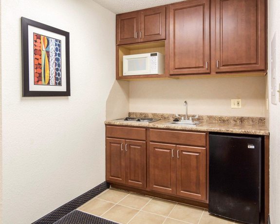 Imagen de la habitación del Hotel Rodeway Inn At Fort Lee. Foto 7