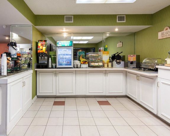 Imagen del bar/restaurante del Hotel Rodeway Inn At Fort Lee. Foto 4