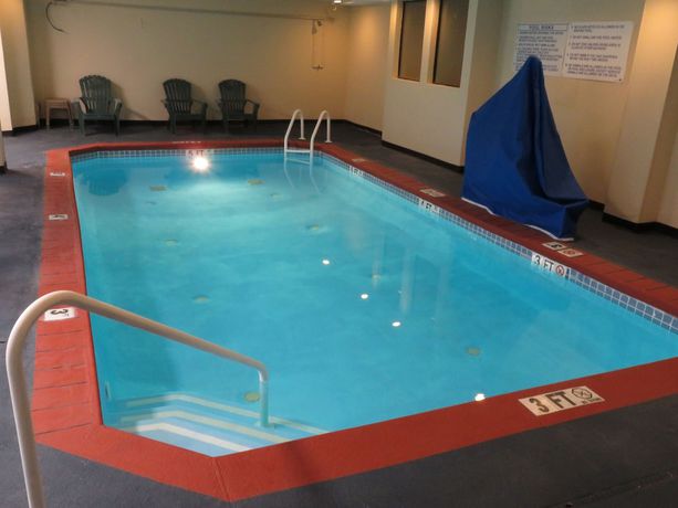 Imagen de la piscina del Hotel Rodeway Inn At Six Flags. Foto 19