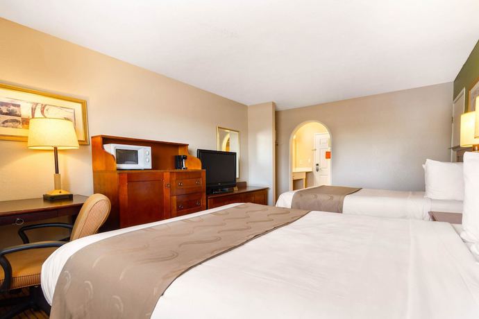 Imagen de la habitación del Hotel Rodeway Inn Auburn - Foresthill. Foto 8