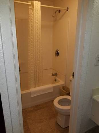 Imagen de la habitación del Hotel Rodeway Inn Auburn Hills. Foto 6