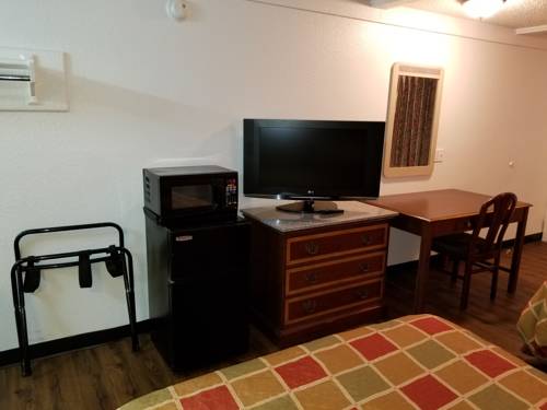 Imagen de la habitación del Hotel Rodeway Inn Auburn Hills. Foto 9
