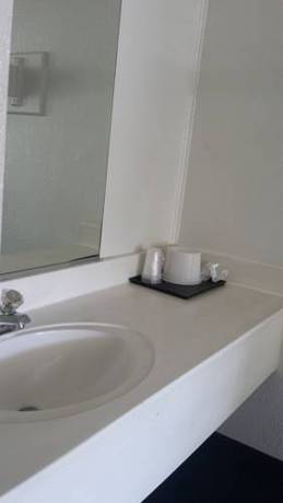 Imagen de la habitación del Hotel Rodeway Inn Auburn Hills. Foto 10