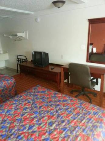 Imagen de la habitación del Hotel Rodeway Inn Auburn Hills. Foto 12