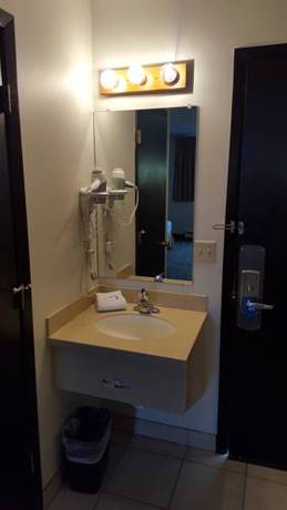 Imagen de la habitación del Hotel Rodeway Inn Bozeman. Foto 7