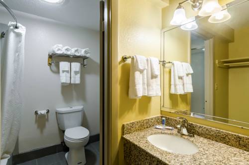 Imagen de la habitación del Hotel Rodeway Inn Brockton. Foto 8