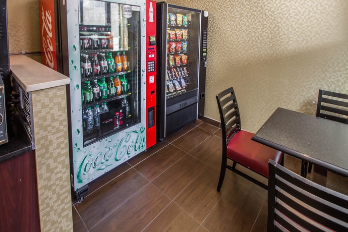 Imagen de los interiores del Hotel Rodeway Inn Bronx Zoo. Foto 7