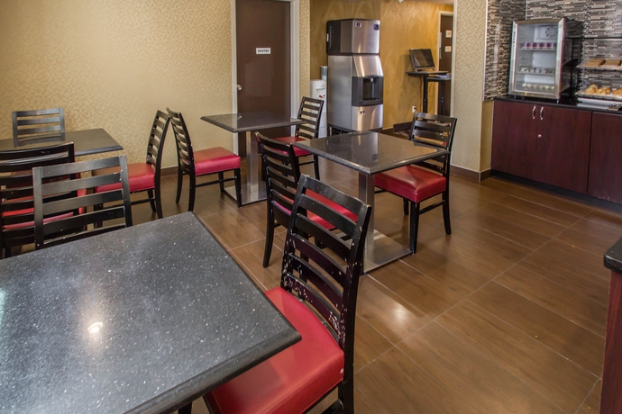 Imagen del bar/restaurante del Hotel Rodeway Inn Bronx Zoo. Foto 5