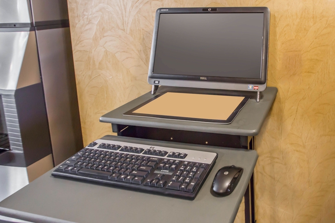 Imagen de los interiores del Hotel Rodeway Inn Bronx Zoo. Foto 11