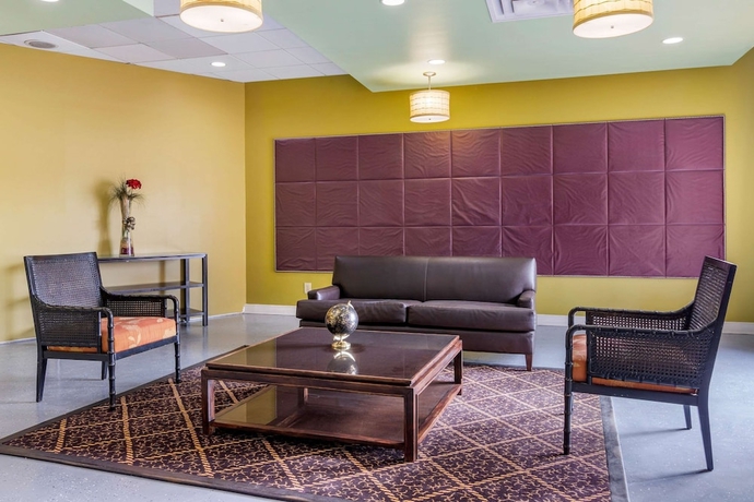 Imagen de los interiores del Hotel Rodeway Inn, Brunswick. Foto 19