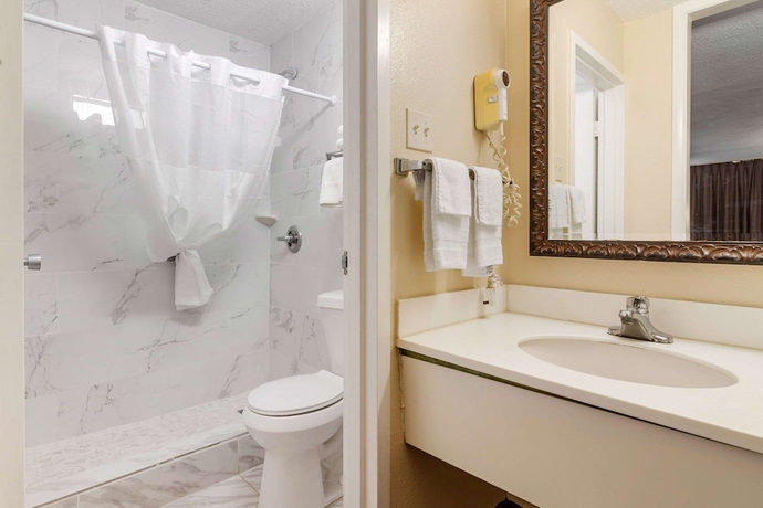 Imagen de la habitación del Hotel Rodeway Inn, Brunswick. Foto 18