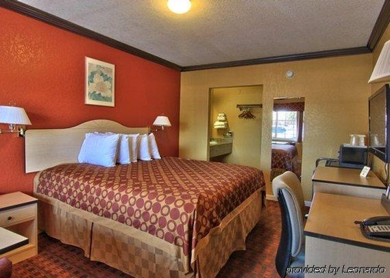 Imagen general del Hotel Rodeway Inn Capitol. Foto 5