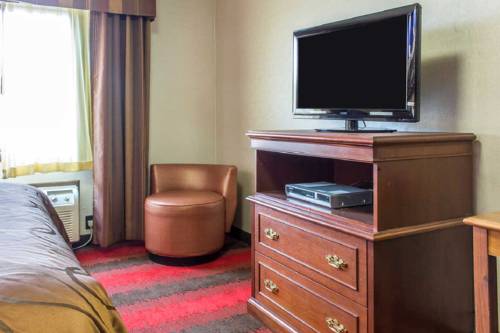 Imagen de la habitación del Hotel Rodeway Inn Capri. Foto 1