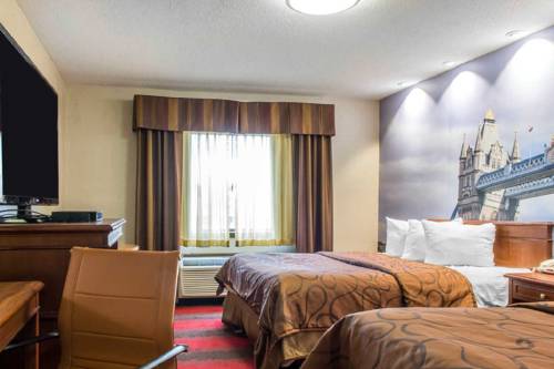 Imagen de la habitación del Hotel Rodeway Inn Capri. Foto 6