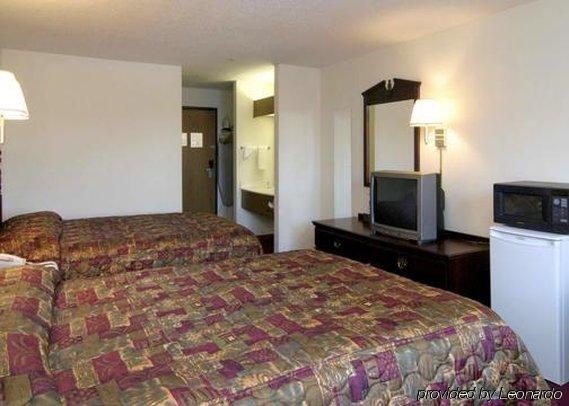 Imagen general del Hotel Rodeway Inn, Cedar Rapids. Foto 4