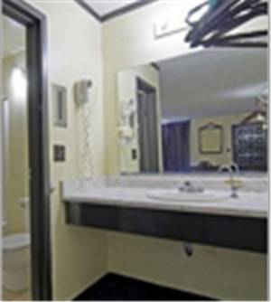 Imagen de la habitación del Hotel Rodeway Inn, Charlotte. Foto 4