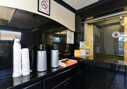 Imagen del bar/restaurante del Hotel Rodeway Inn, Chicago. Foto 2