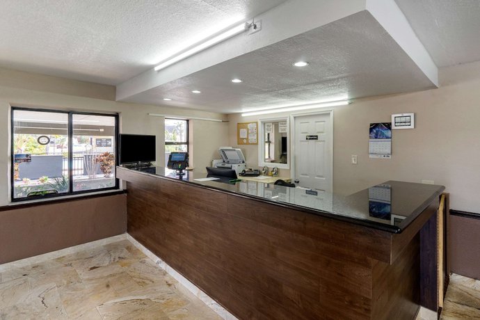 Imagen de los interiores del Hotel Rodeway Inn Clearwater - Dunedin. Foto 16