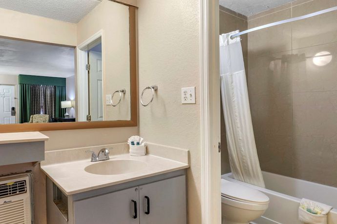 Imagen de la habitación del Hotel Rodeway Inn Clearwater - Dunedin. Foto 13