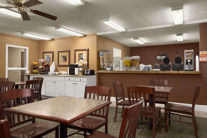 Imagen del bar/restaurante del Hotel Rodeway Inn, Colorado Springs. Foto 4