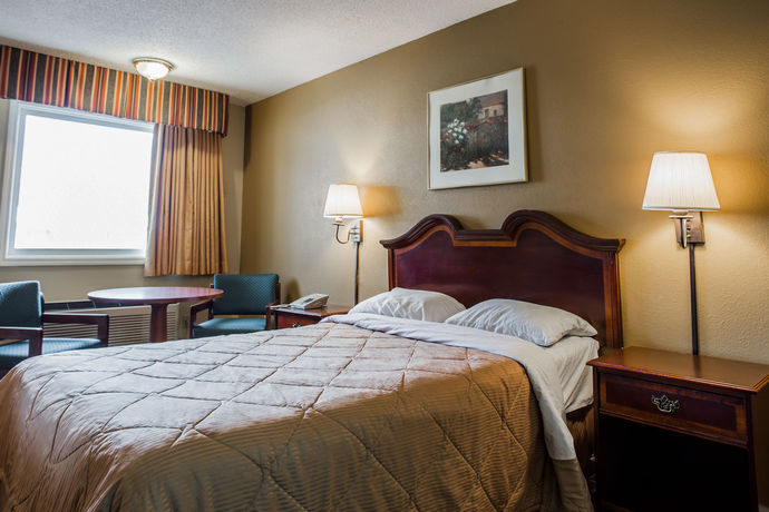 Imagen de la habitación del Hotel Rodeway Inn Concord. Foto 1