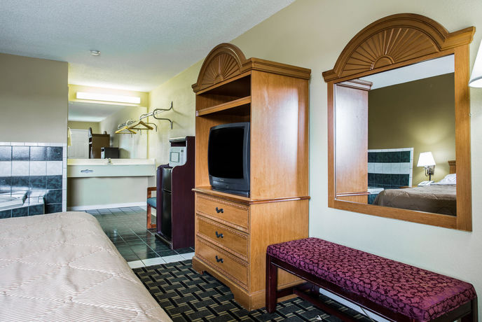 Imagen de la habitación del Hotel Rodeway Inn Concord. Foto 5