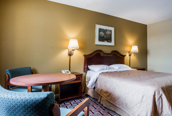 Imagen de los interiores del Hotel Rodeway Inn Concord. Foto 15
