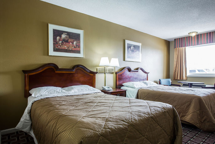Imagen de los interiores del Hotel Rodeway Inn Concord. Foto 16