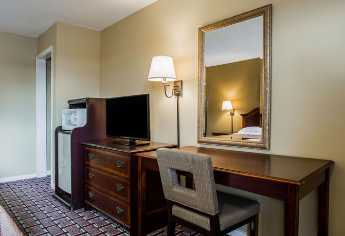 Imagen de la habitación del Hotel Rodeway Inn Concord. Foto 11