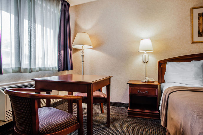 Imagen de los interiores del Hotel Rodeway Inn Conference Center. Foto 14