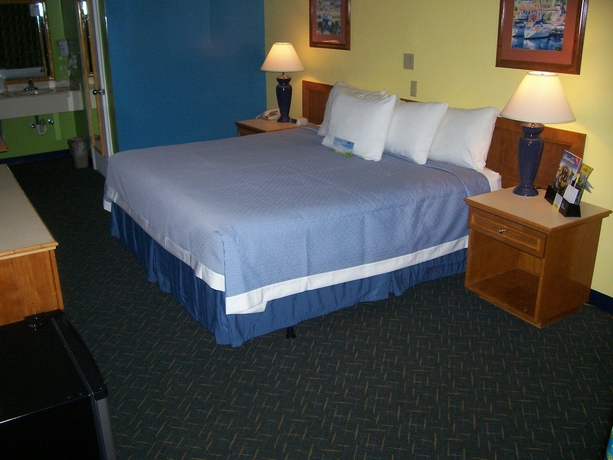 Imagen de la habitación del Hotel Rodeway Inn Davenport-champions Gate. Foto 7