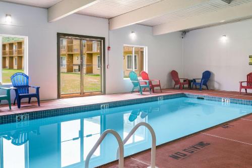 Imagen de los interiores del Hotel Rodeway Inn, Delaware Water Gap. Foto 15