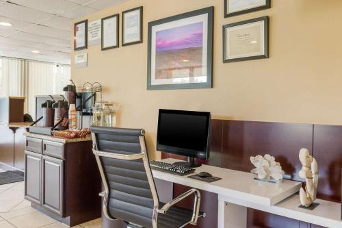 Imagen de los interiores del Hotel Rodeway Inn, Delaware Water Gap. Foto 18