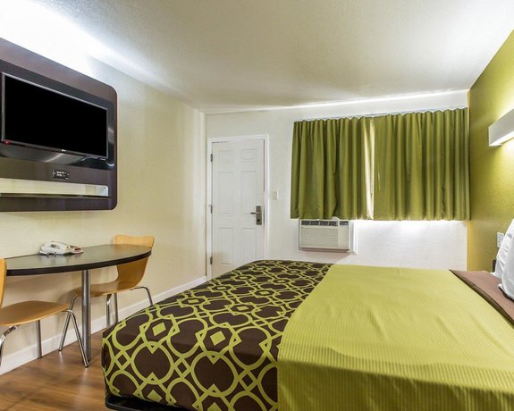 Imagen de la habitación del Hotel Rodeway Inn Downtown Hanford. Foto 4