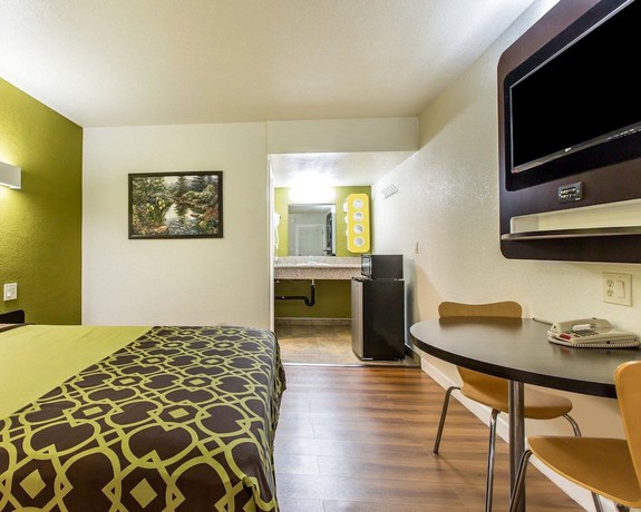 Imagen de la habitación del Hotel Rodeway Inn Downtown Hanford. Foto 5