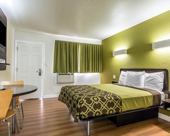 Imagen de la habitación del Hotel Rodeway Inn Downtown Hanford. Foto 7