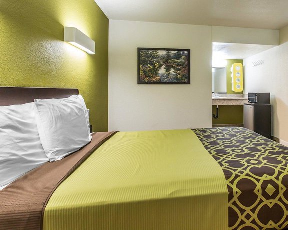 Imagen de la habitación del Hotel Rodeway Inn Downtown Hanford. Foto 15