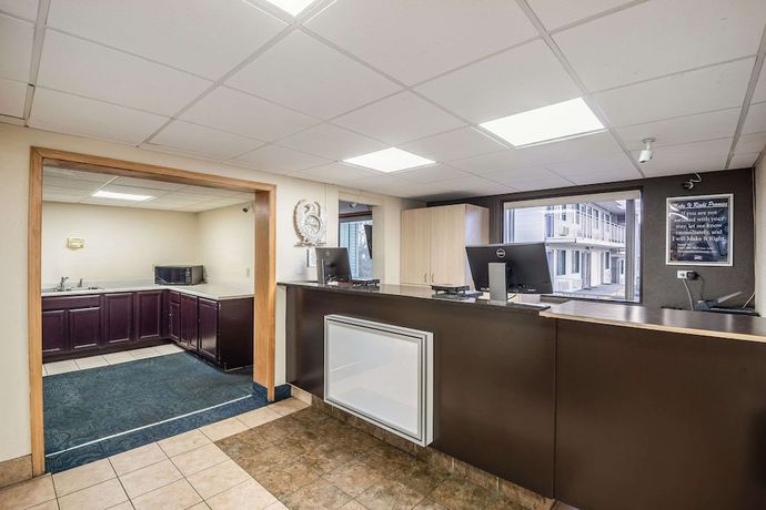 Imagen de los interiores del Hotel Rodeway Inn, Dubuque. Foto 18