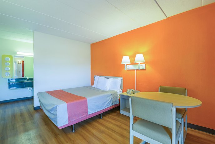 Imagen de la habitación del Hotel Rodeway Inn, Dubuque. Foto 6