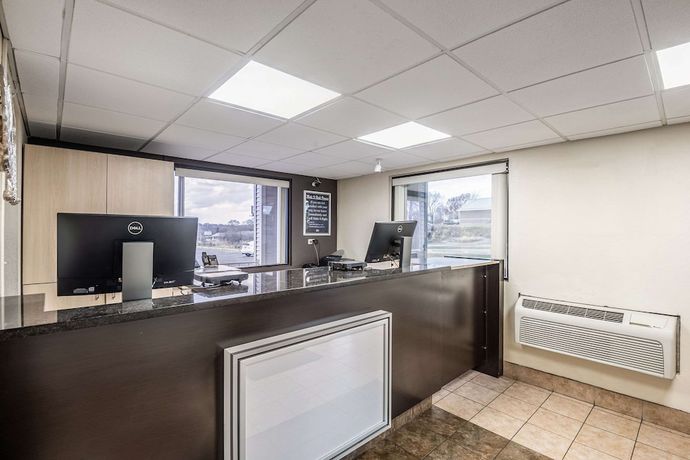 Imagen de los interiores del Hotel Rodeway Inn, Dubuque. Foto 19