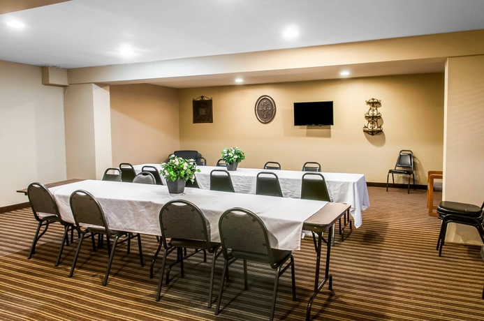 Imagen de los interiores del Hotel Rodeway Inn East. Foto 12