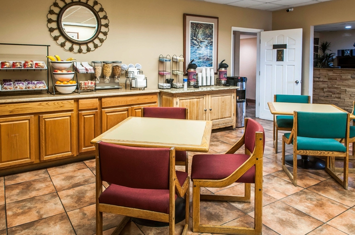 Imagen del bar/restaurante del Hotel Rodeway Inn East. Foto 4