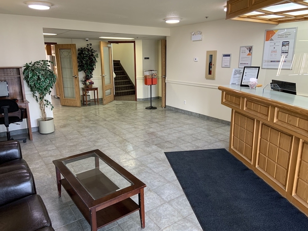 Imagen de los interiores del Hotel Rodeway Inn, Edson. Foto 15