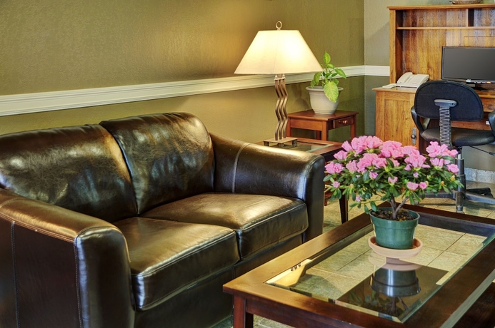 Imagen de los interiores del Hotel Rodeway Inn, Edson. Foto 16