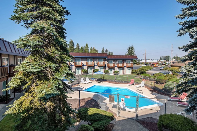 Imagen de la piscina del Hotel Rodeway Inn Enumclaw Mount Rainer-Crystal Mountain Area. Foto 20