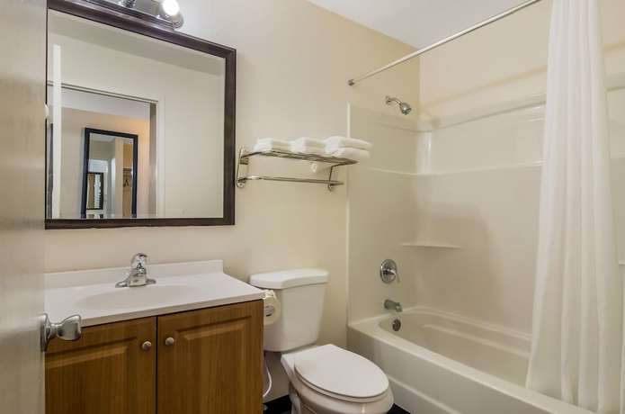 Imagen de la habitación del Hotel Rodeway Inn Enumclaw Mount Rainer-Crystal Mountain Area. Foto 11