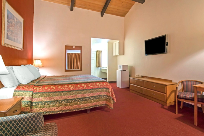 Imagen de la habitación del Hotel Rodeway Inn Fallbrook Downtown. Foto 7