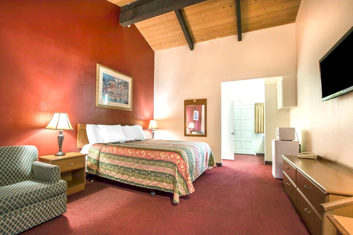 Imagen de la habitación del Hotel Rodeway Inn Fallbrook Downtown. Foto 9