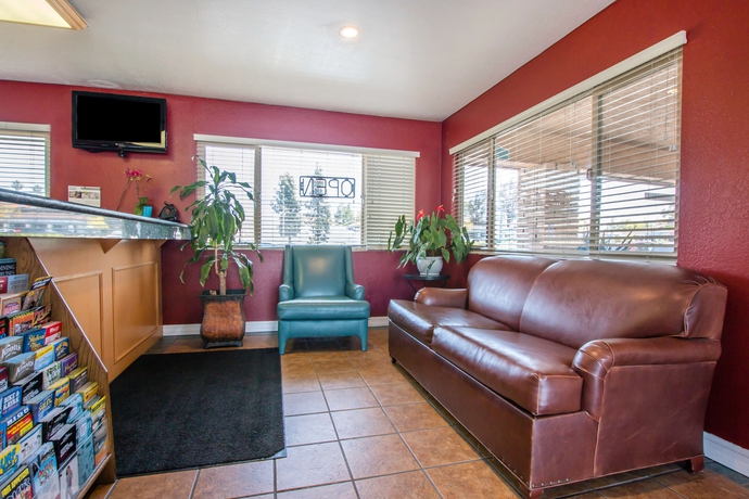 Imagen de los interiores del Hotel Rodeway Inn Fallbrook Downtown. Foto 15